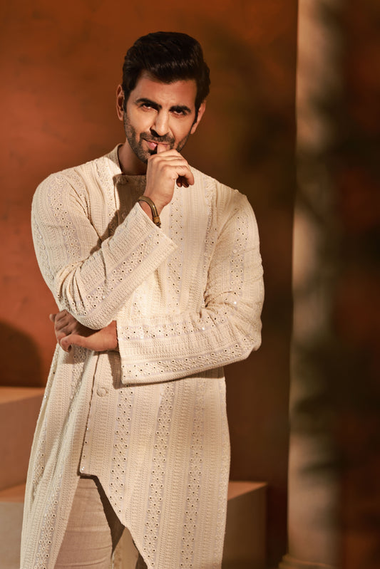 Mirror Edit Lucknowi Kurta Look